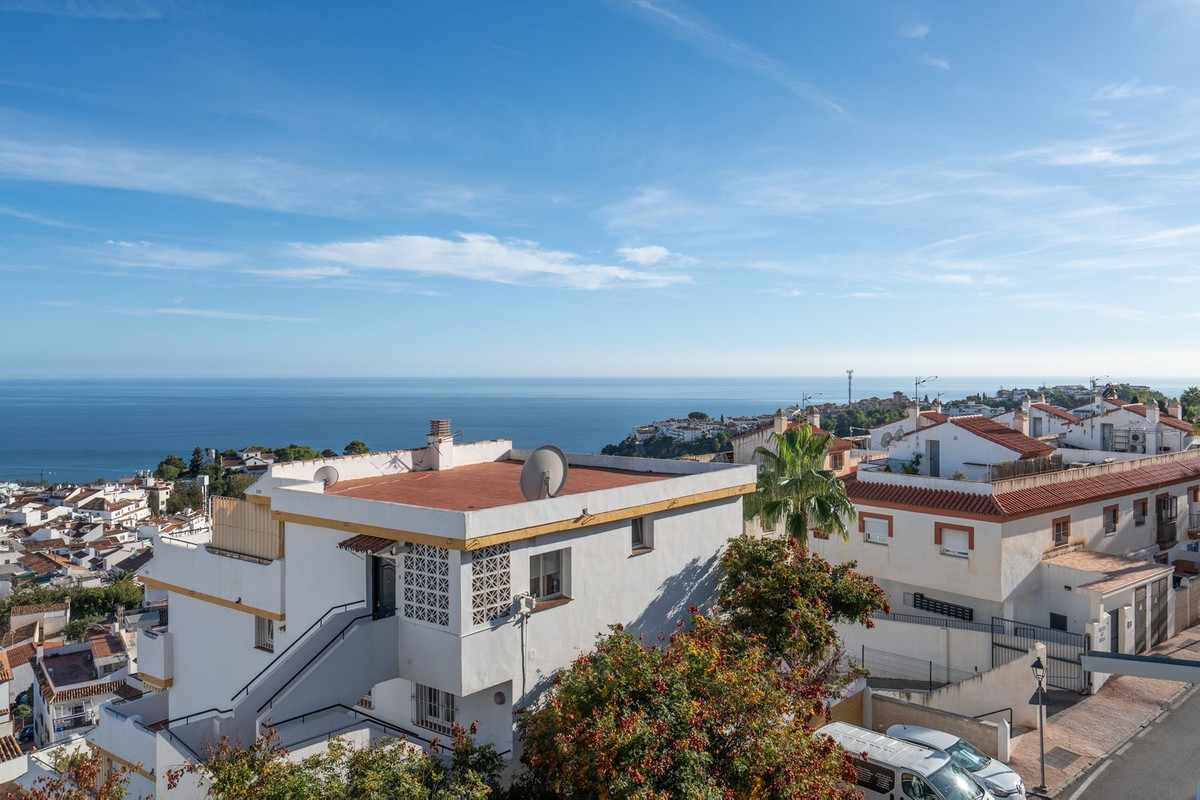 3 Bed Apartment for sale in Benalmadena Costa Del Sol, Málaga, Spain
