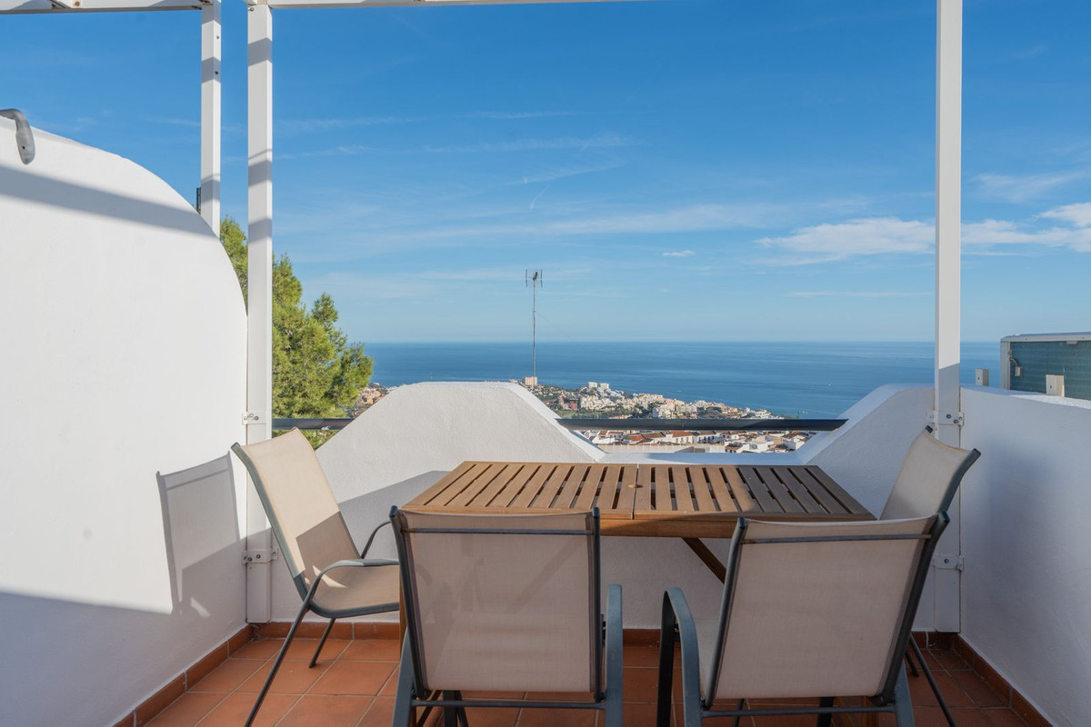 3 Bed Apartment for sale in Benalmadena Costa Del Sol, Málaga, Spain