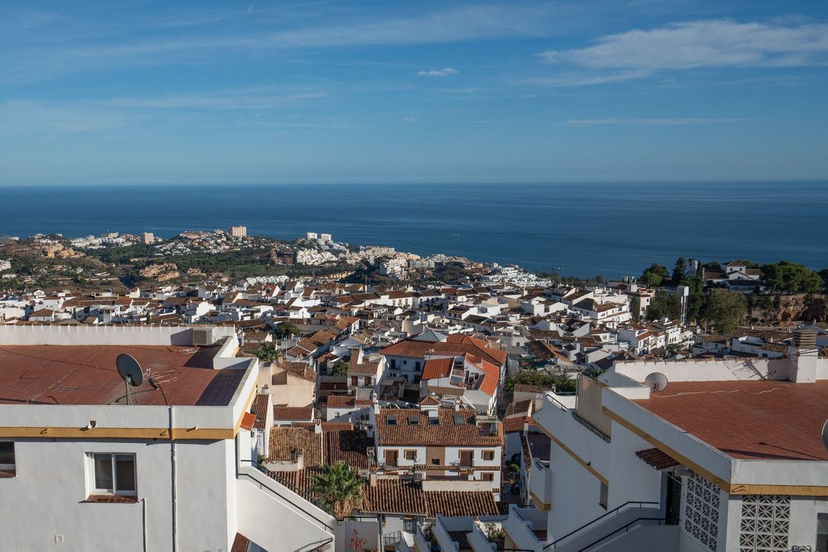 3 Bed Apartment for sale in Benalmadena Costa Del Sol, Málaga, Spain