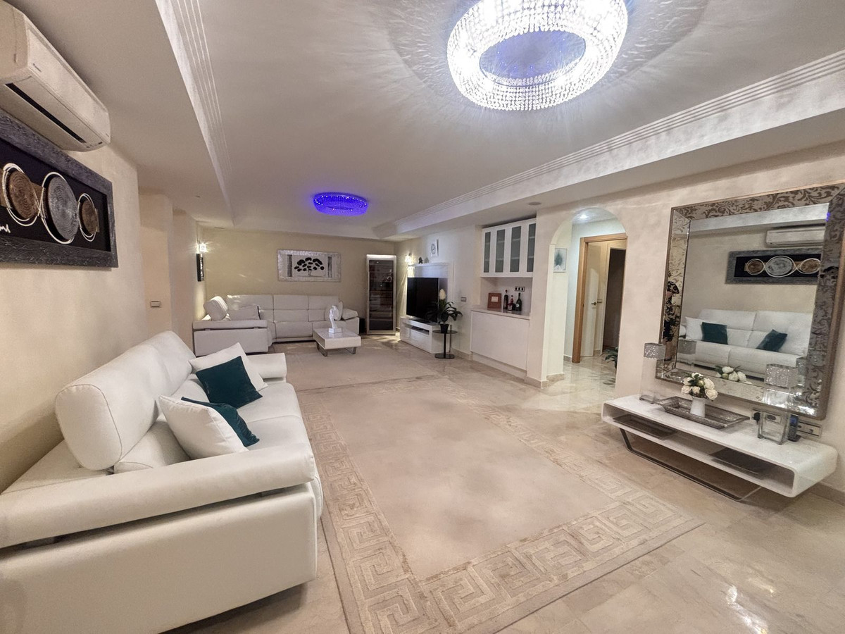 Se vende Villa - Chalet de 7 dormitorios en Costa Del Sol, Málaga, España