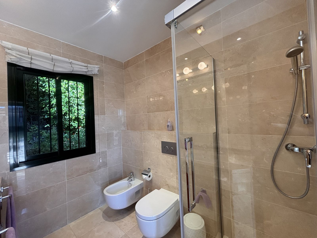 Se vende Villa - Chalet de 7 dormitorios en Costa Del Sol, Málaga, España