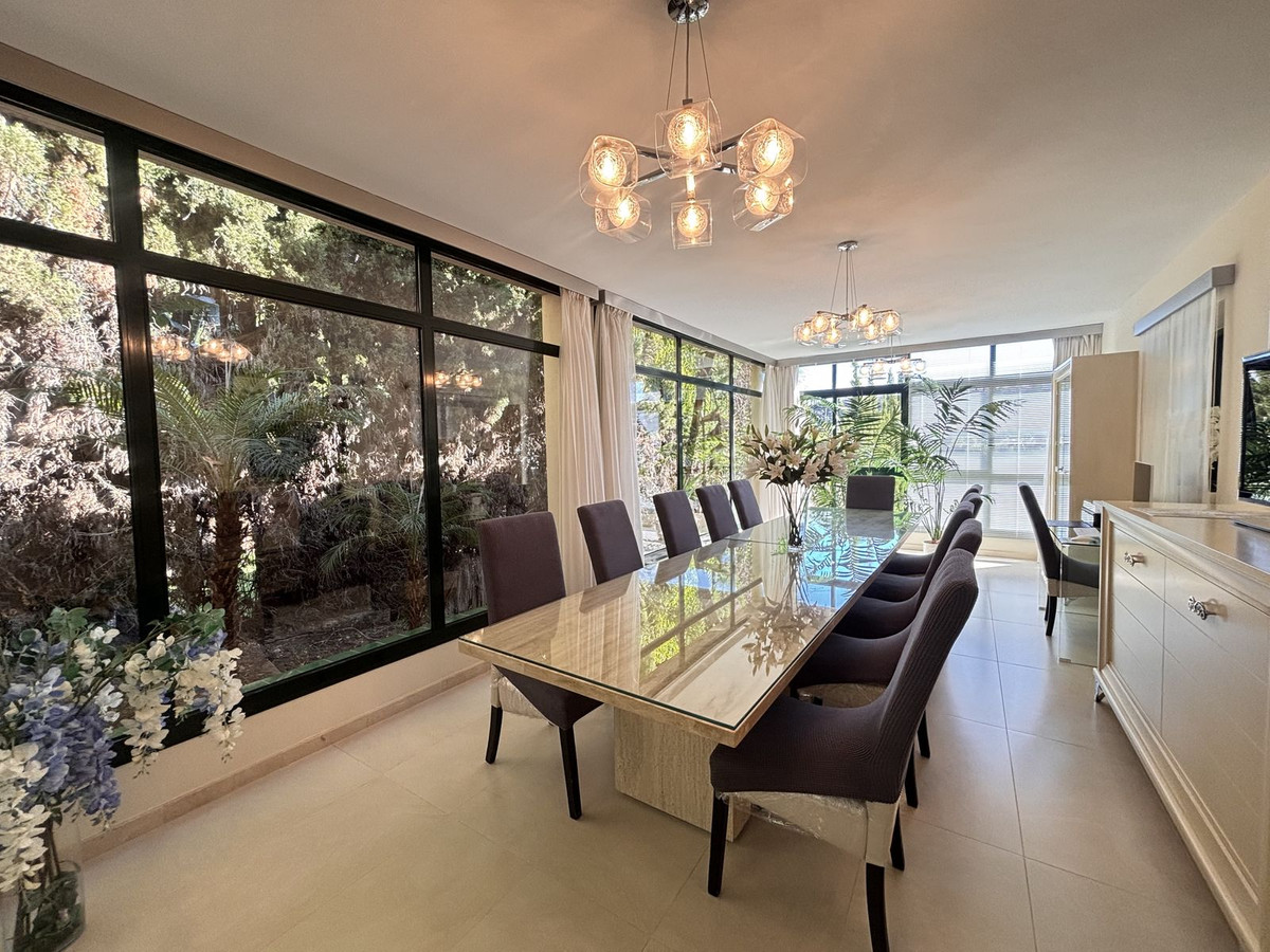 Se vende Villa - Chalet de 7 dormitorios en Costa Del Sol, Málaga, España
