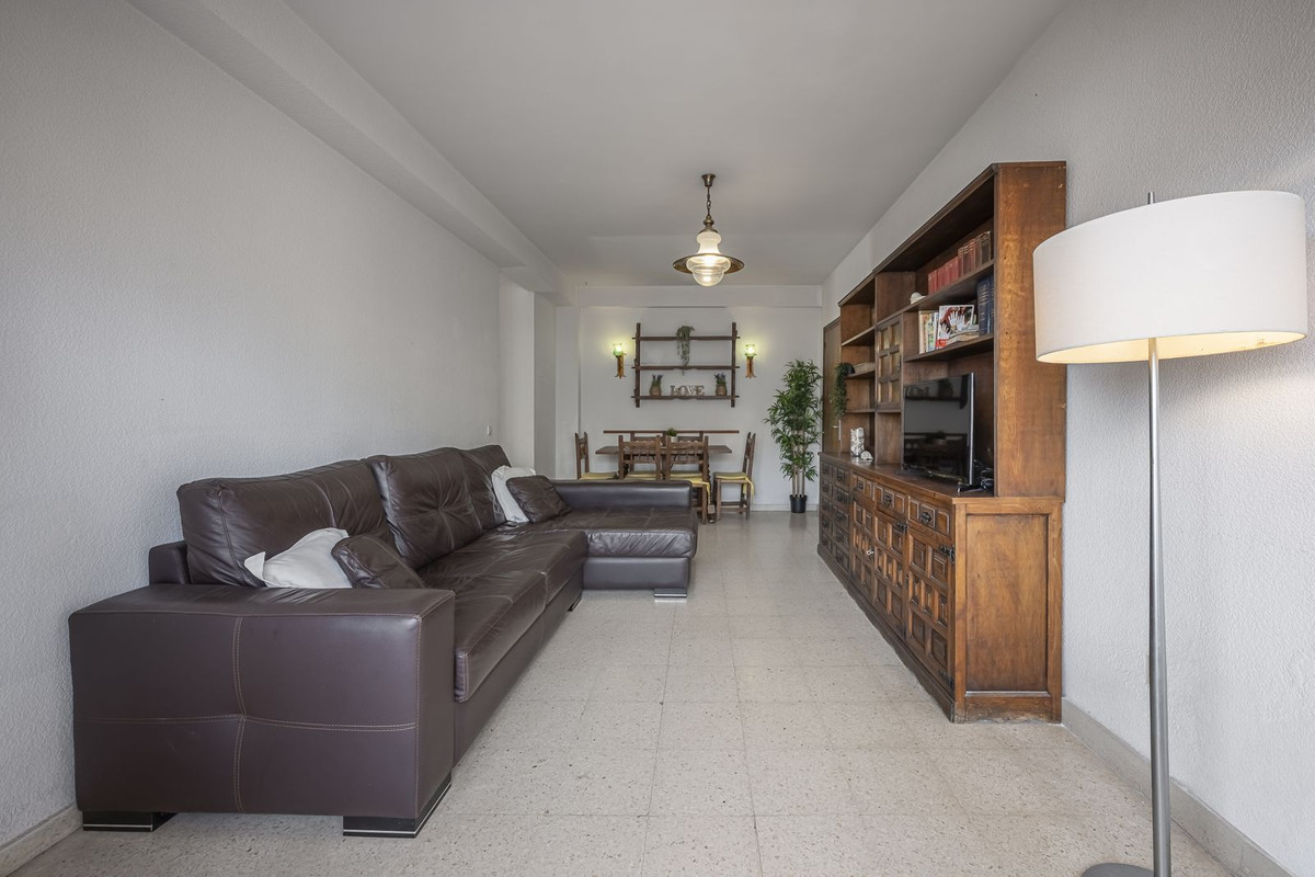 Se vende Apartamento en Planta Última de 3 dormitorios en Costa Del Sol, Málaga, España