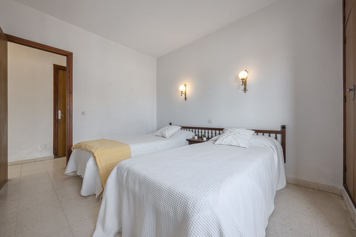 Se vende Apartamento en Planta Última de 3 dormitorios en Costa Del Sol, Málaga, España