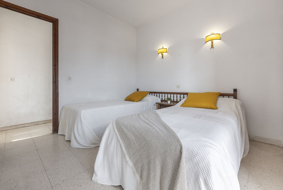 Se vende Apartamento en Planta Última de 3 dormitorios en Costa Del Sol, Málaga, España