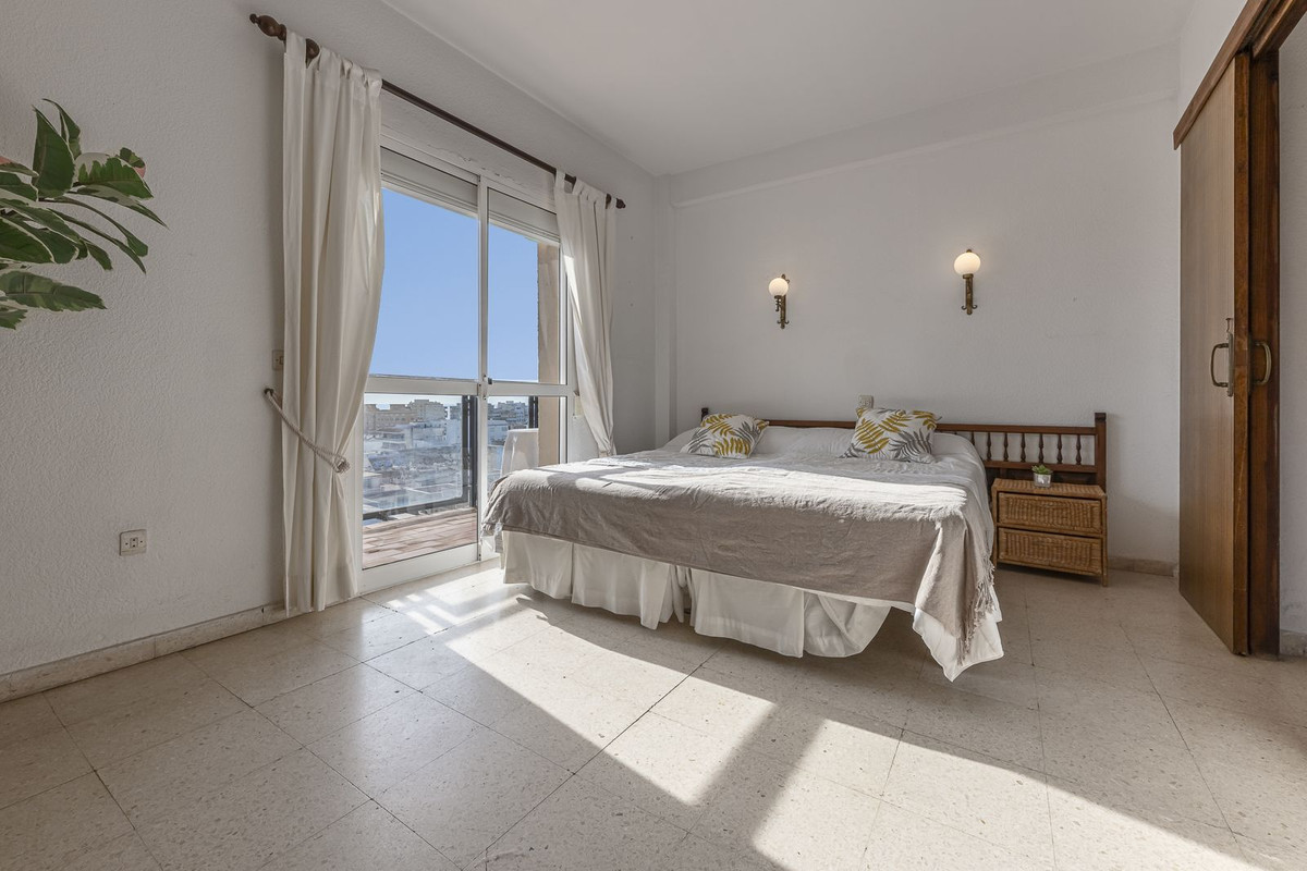 Se vende Apartamento en Planta Última de 3 dormitorios en Costa Del Sol, Málaga, España