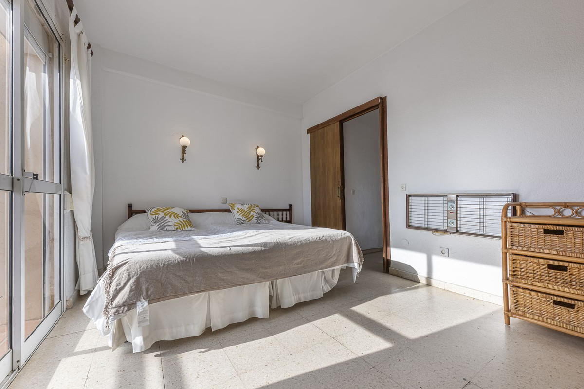 Se vende Apartamento en Planta Última de 3 dormitorios en Costa Del Sol, Málaga, España