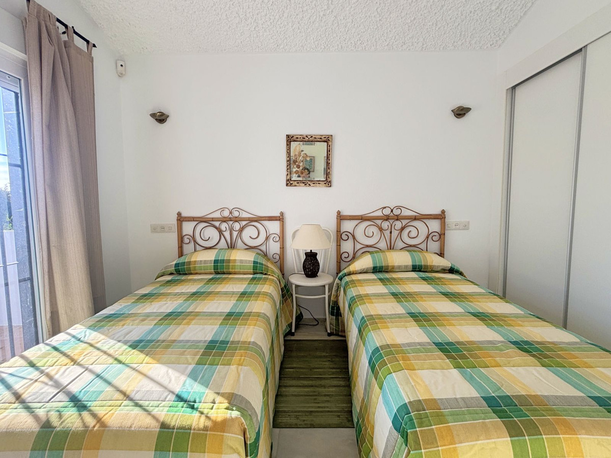 Se vende Pareada de 2 dormitorios en Costa Del Sol, Málaga, España