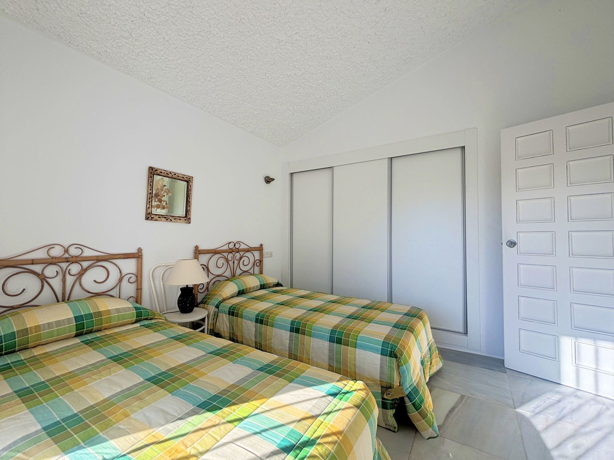 Se vende Pareada de 2 dormitorios en Costa Del Sol, Málaga, España