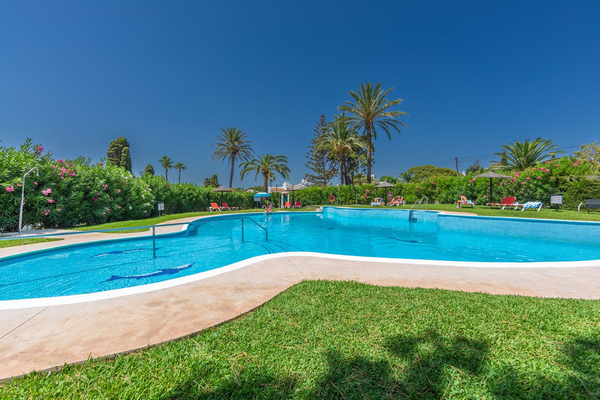 Se vende Pareada de 2 dormitorios en Costa Del Sol, Málaga, España