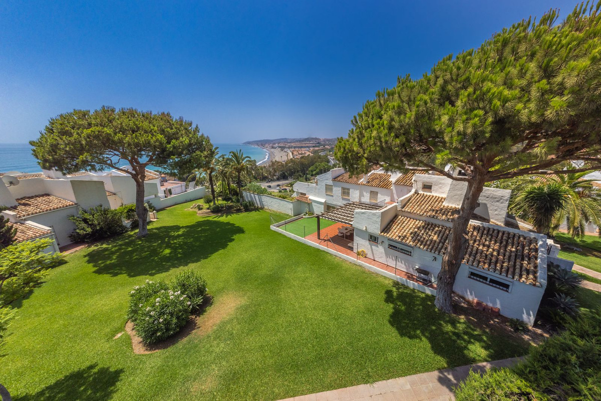 Se vende Pareada de 2 dormitorios en Costa Del Sol, Málaga, España