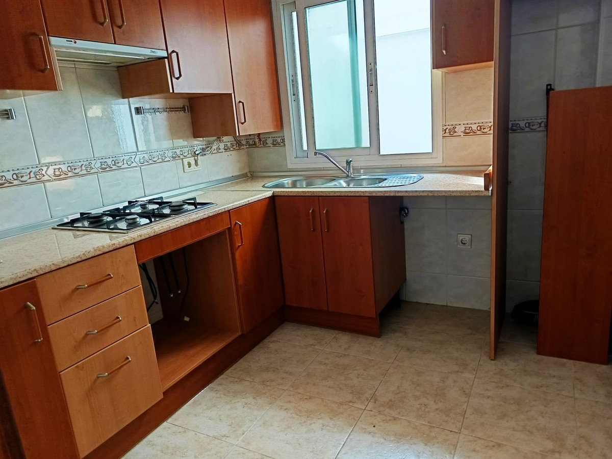 2 Bed Apartment for sale in Fuengirola Costa Del Sol, Málaga, Spain