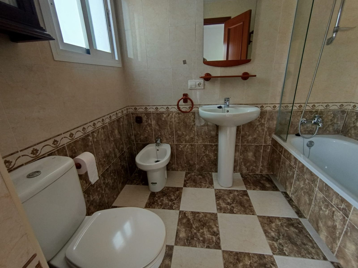 2 Bed Apartment for sale in Fuengirola Costa Del Sol, Málaga, Spain