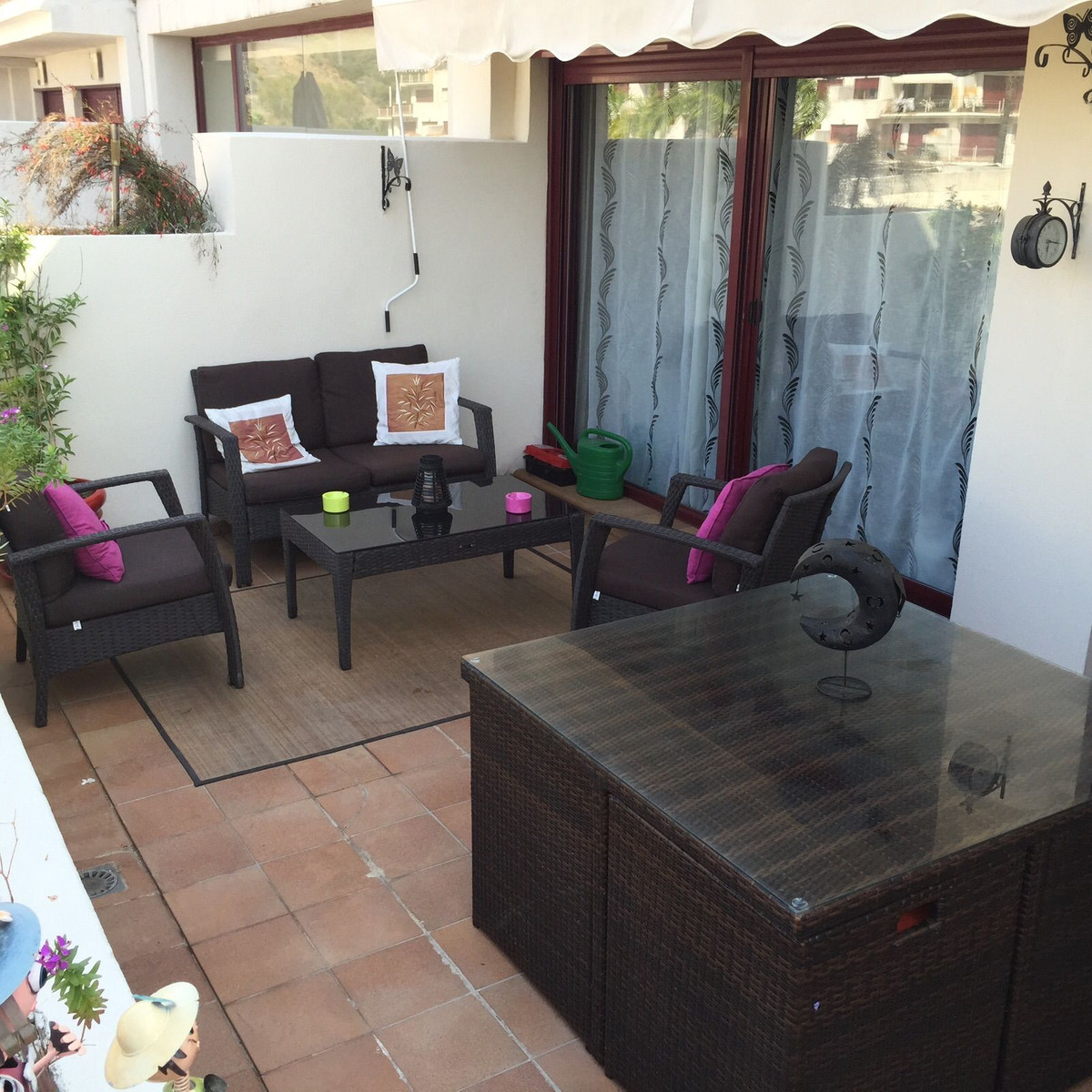 2 Bed Apartment for sale in Benahavís Costa Del Sol, Málaga, Spain