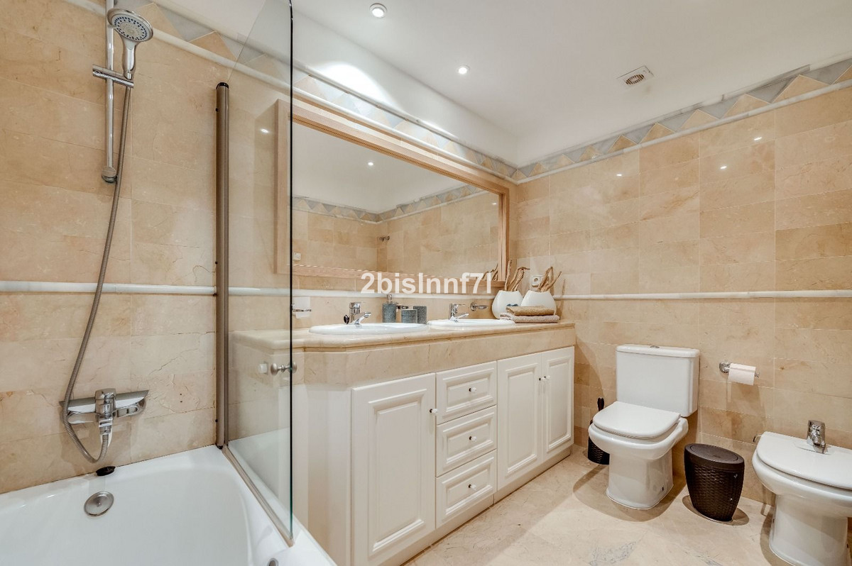 2 Bed Apartment for sale in Elviria Costa Del Sol, Málaga, Spain
