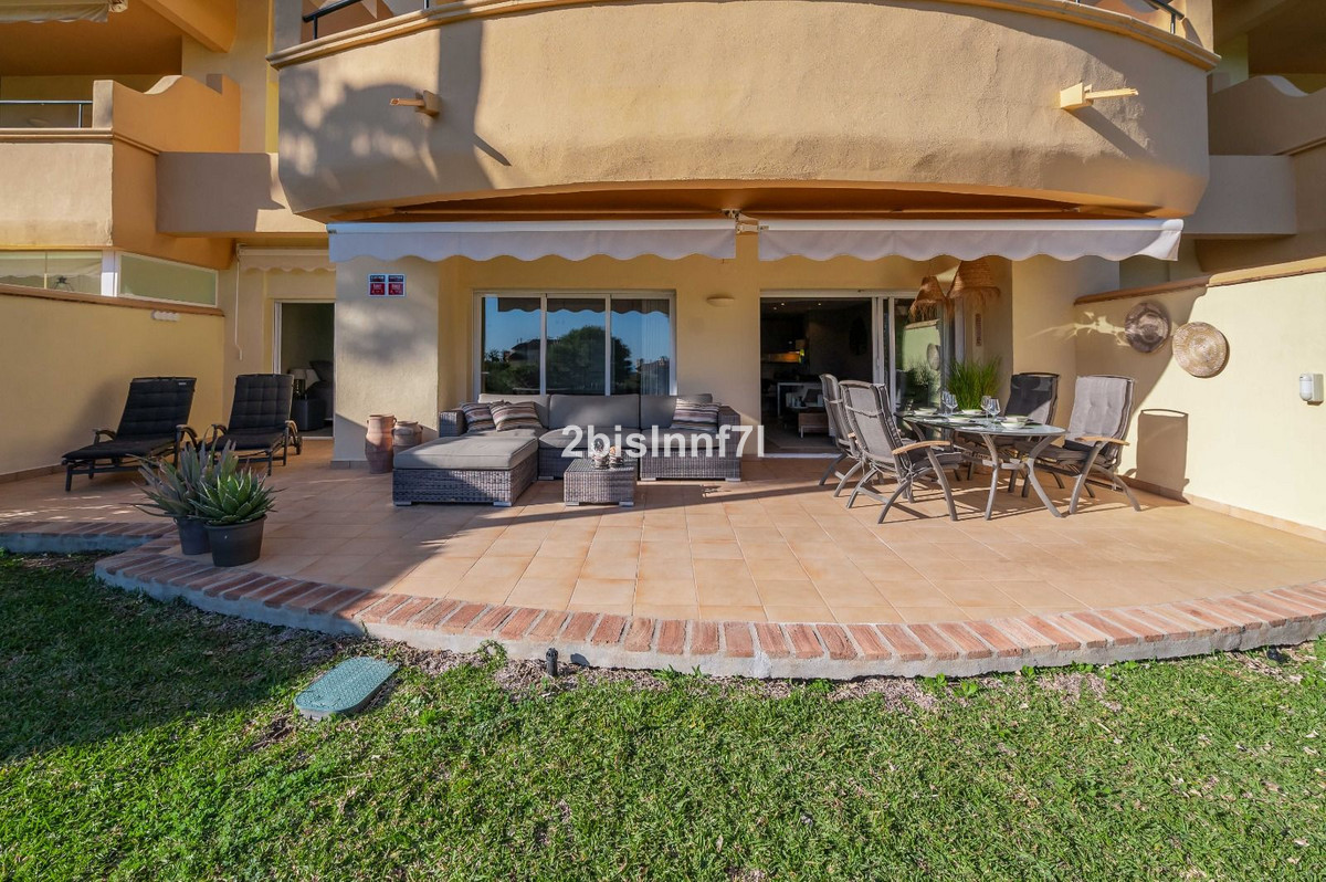 2 Bed Apartment for sale in Elviria Costa Del Sol, Málaga, Spain