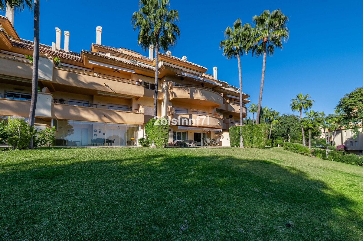 2 Bed Apartment for sale in Elviria Costa Del Sol, Málaga, Spain