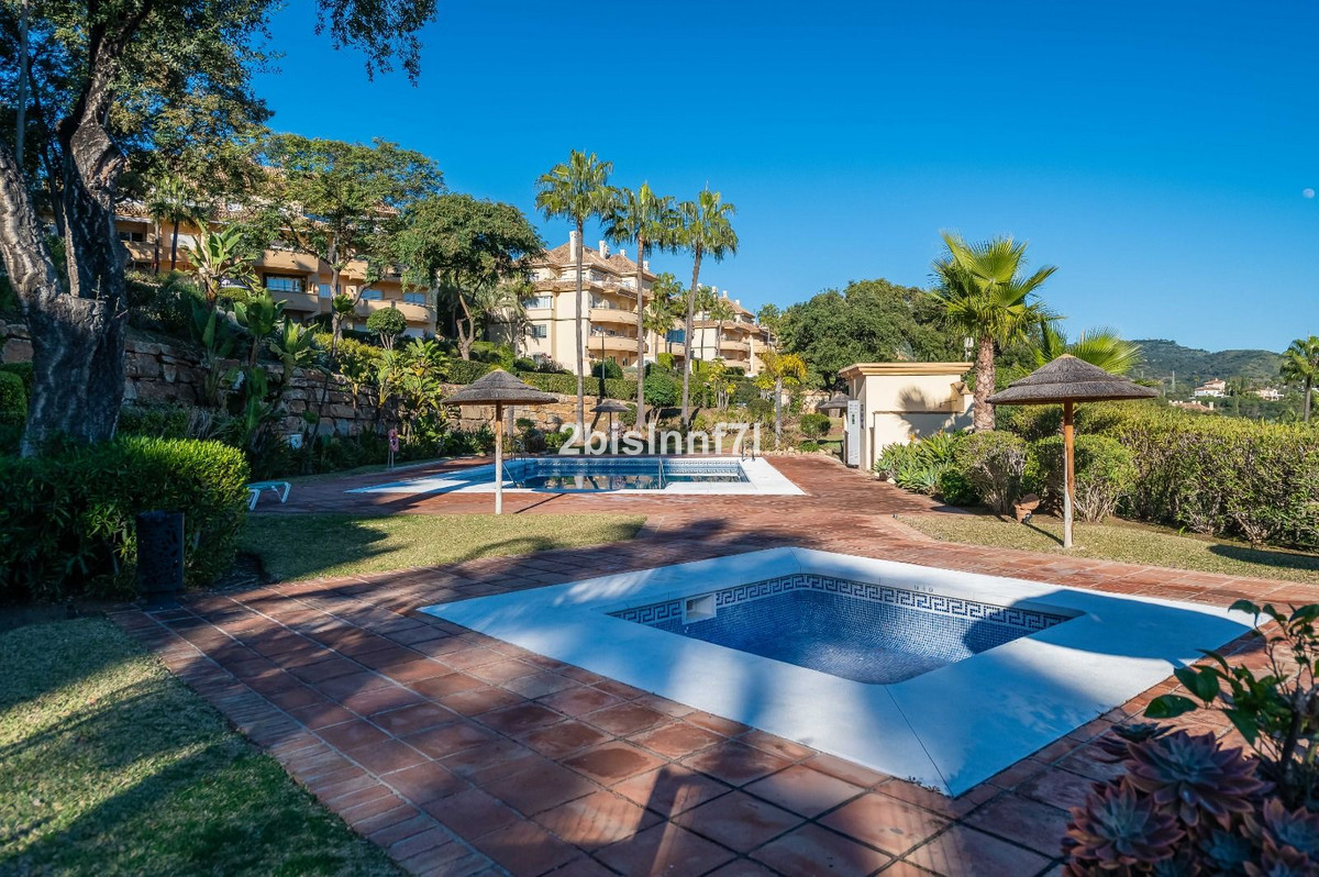 2 Bed Apartment for sale in Elviria Costa Del Sol, Málaga, Spain