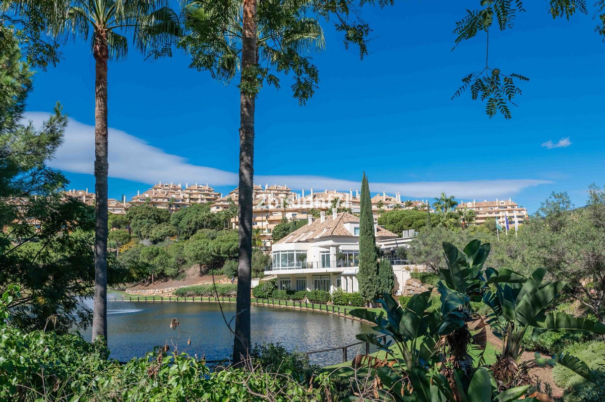 2 Bed Apartment for sale in Elviria Costa Del Sol, Málaga, Spain