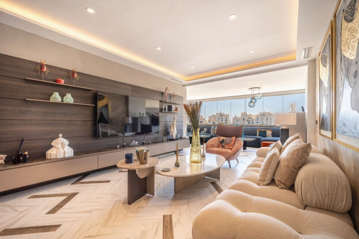 Se vende Apartamento Planta Media de 2 dormitorios en Costa Del Sol, Málaga, España
