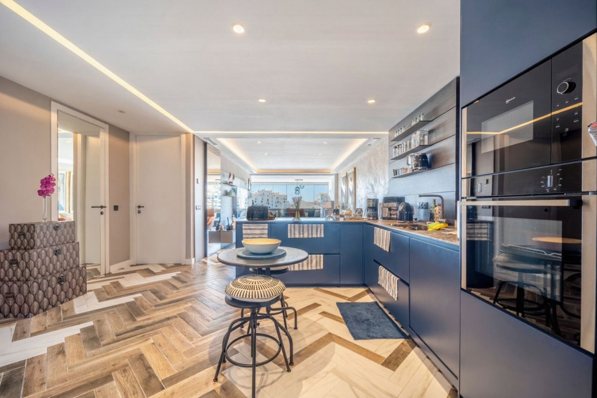 Se vende Apartamento Planta Media de 2 dormitorios en Costa Del Sol, Málaga, España