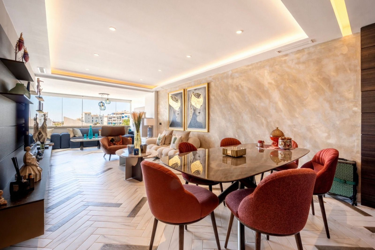 Se vende Apartamento Planta Media de 2 dormitorios en Costa Del Sol, Málaga, España