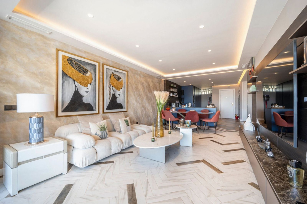 Se vende Apartamento Planta Media de 2 dormitorios en Costa Del Sol, Málaga, España