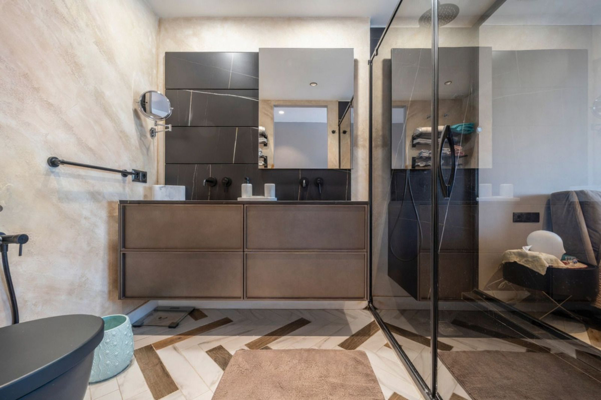 Se vende Apartamento Planta Media de 2 dormitorios en Costa Del Sol, Málaga, España