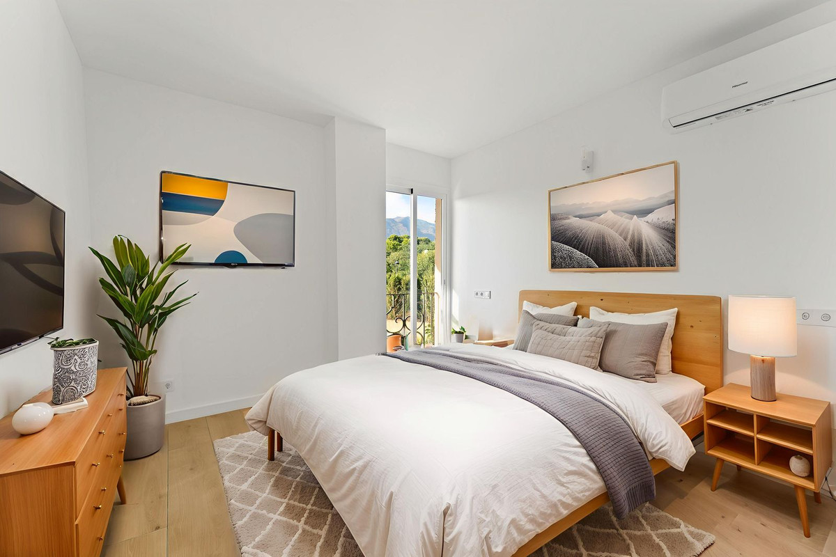 2 Bed Apartment for sale in Estepona Costa Del Sol, Málaga, Spain