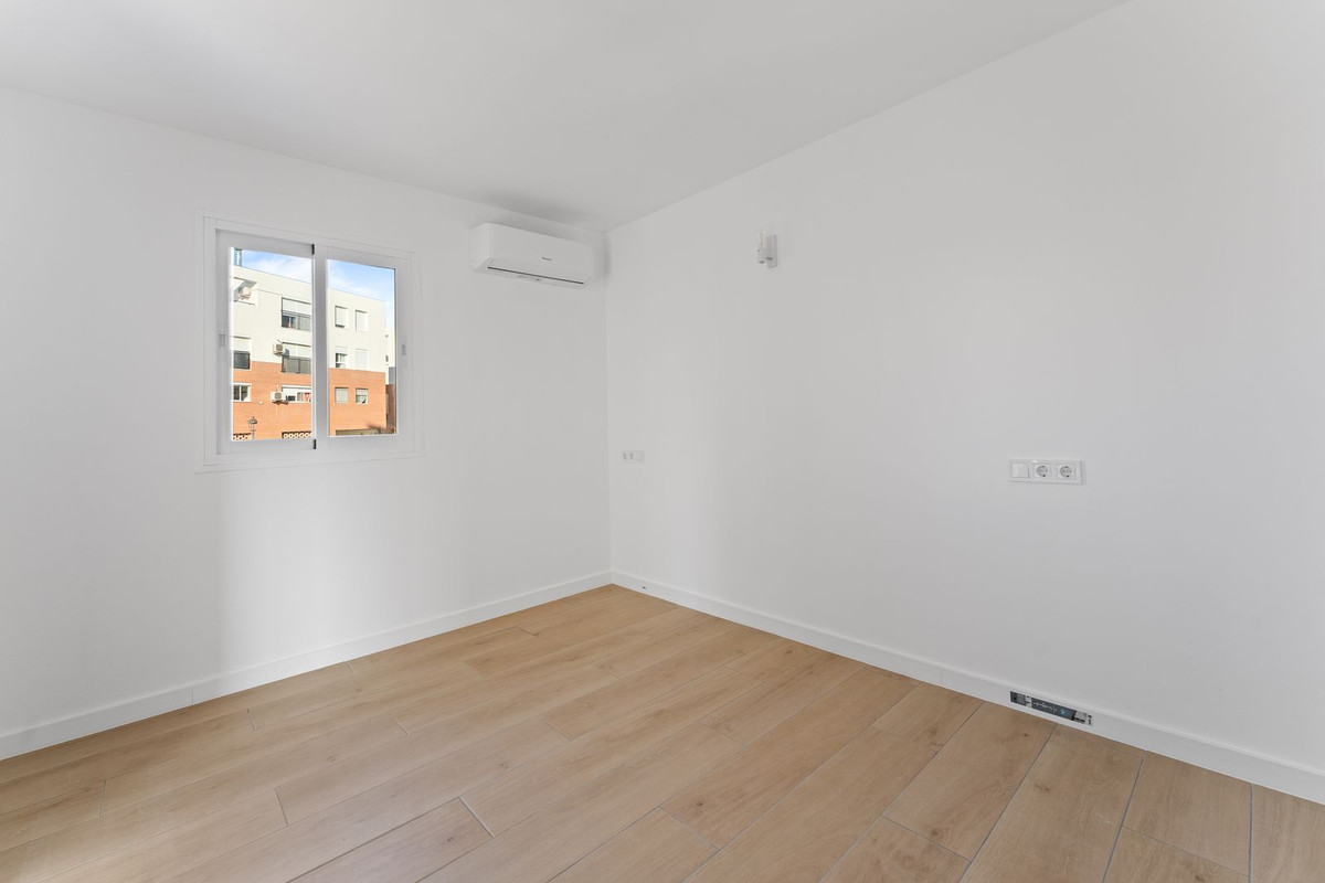 2 Bed Apartment for sale in Estepona Costa Del Sol, Málaga, Spain