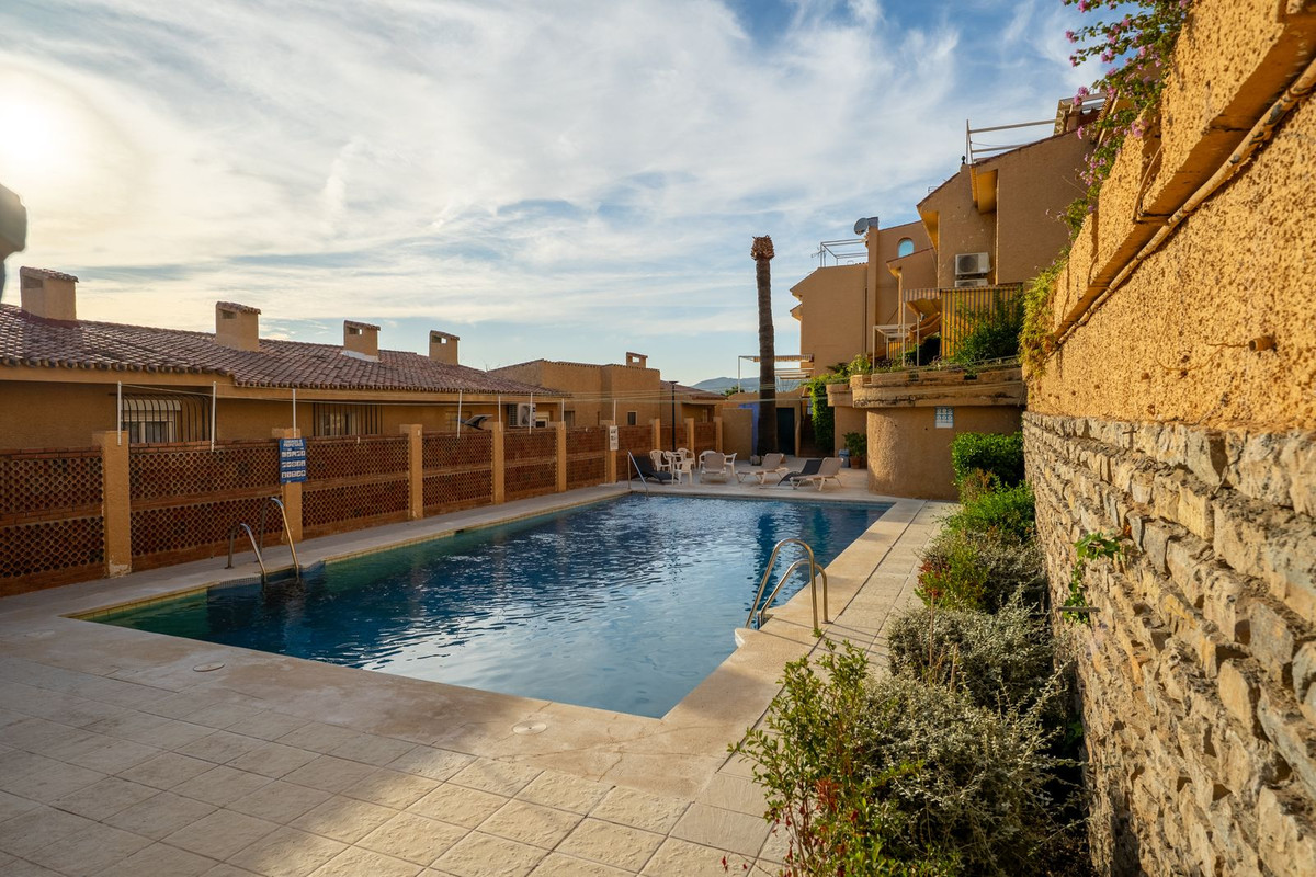 2 Bed Apartment for sale in Estepona Costa Del Sol, Málaga, Spain