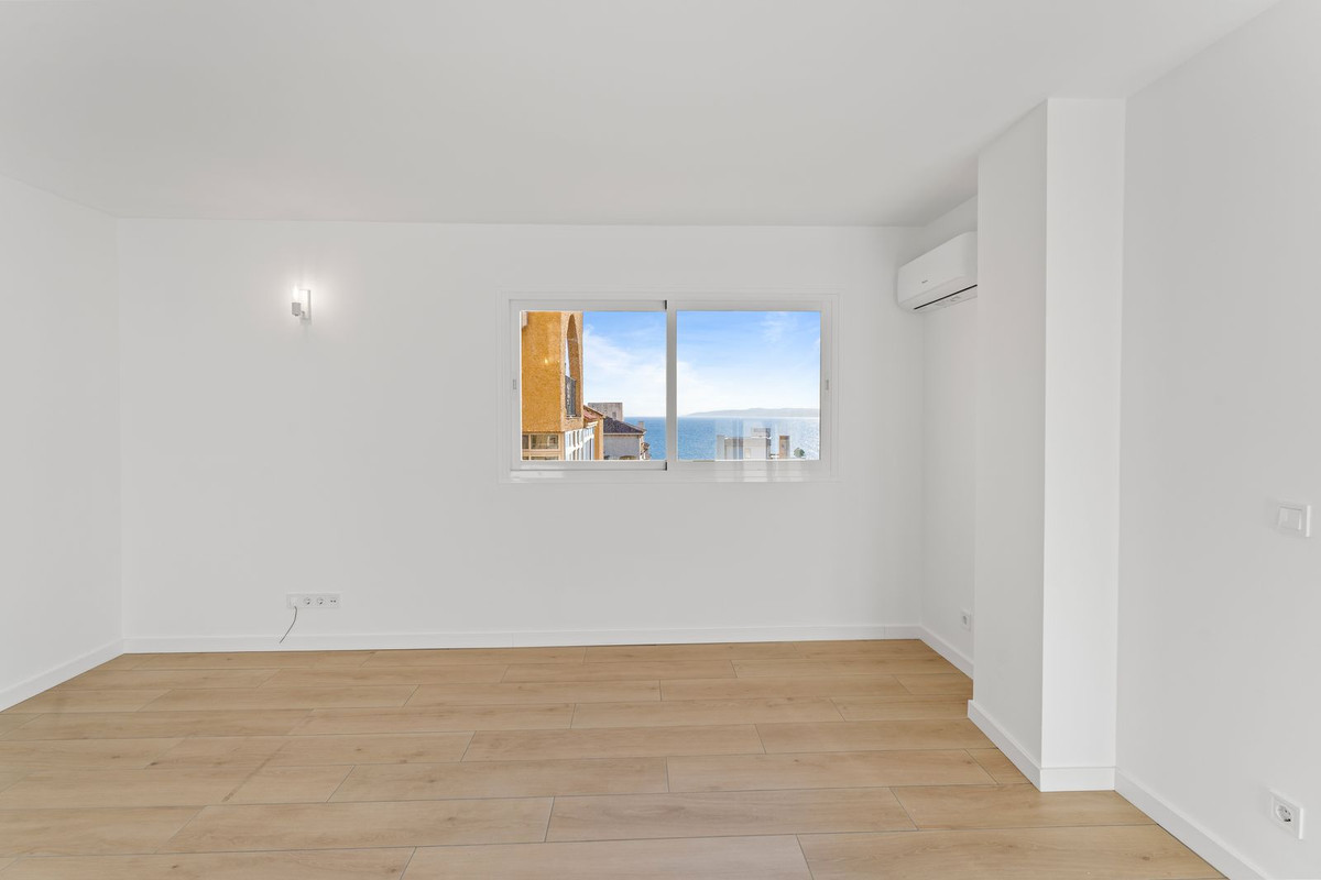 2 Bed Apartment for sale in Estepona Costa Del Sol, Málaga, Spain