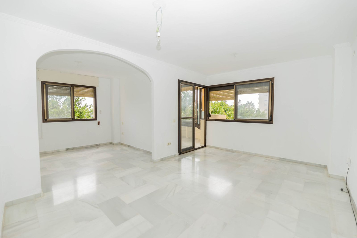 Se vende Apartamento Planta Media de 3 dormitorios en Costa Del Sol, Málaga, España