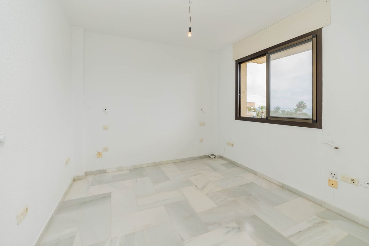 Se vende Apartamento Planta Media de 3 dormitorios en Costa Del Sol, Málaga, España