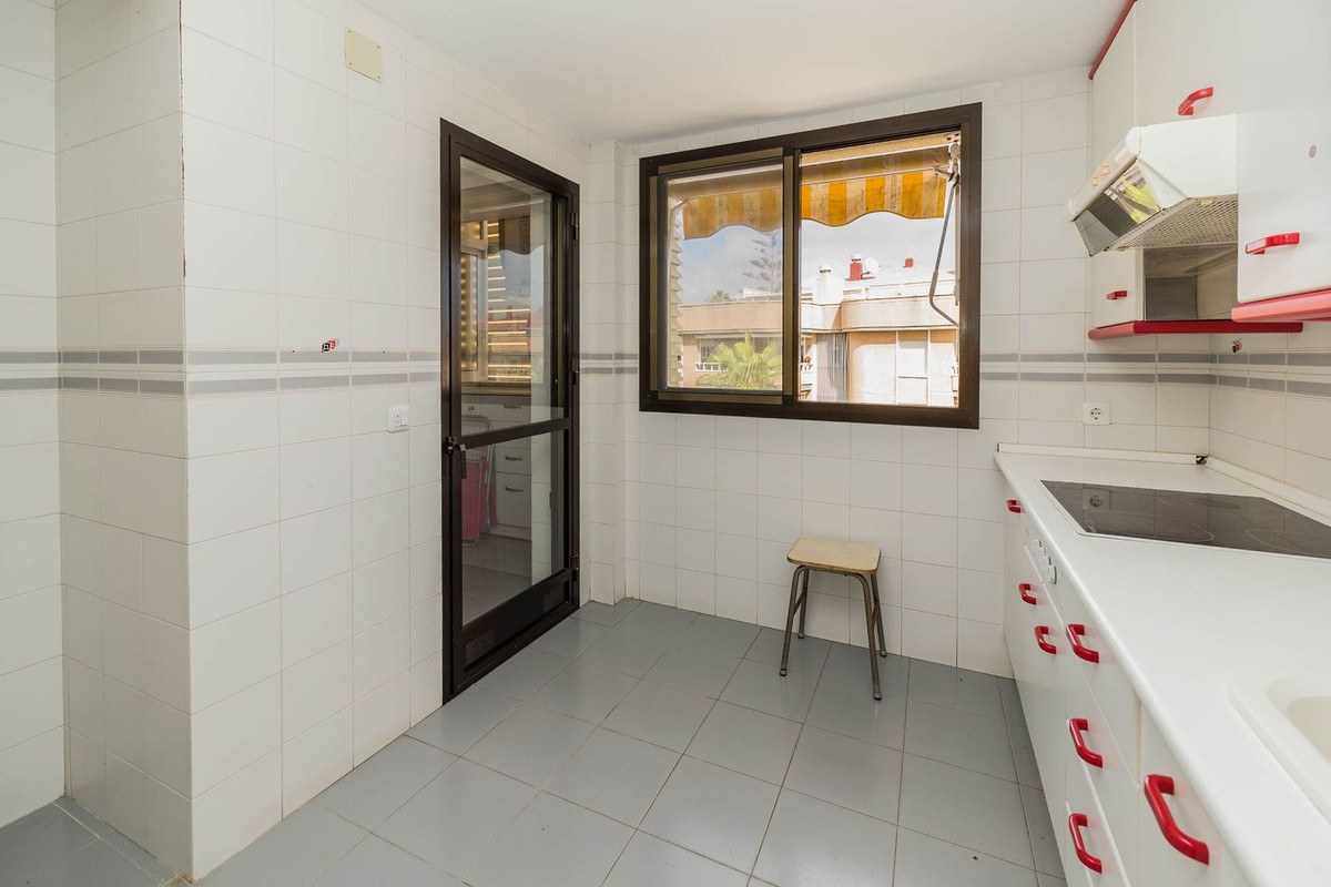 Se vende Apartamento Planta Media de 3 dormitorios en Costa Del Sol, Málaga, España