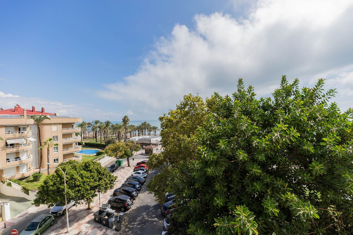 Se vende Apartamento Planta Media de 3 dormitorios en Costa Del Sol, Málaga, España