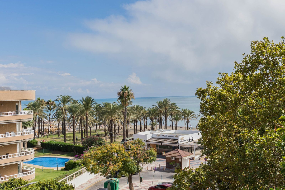 Se vende Apartamento Planta Media de 3 dormitorios en Costa Del Sol, Málaga, España