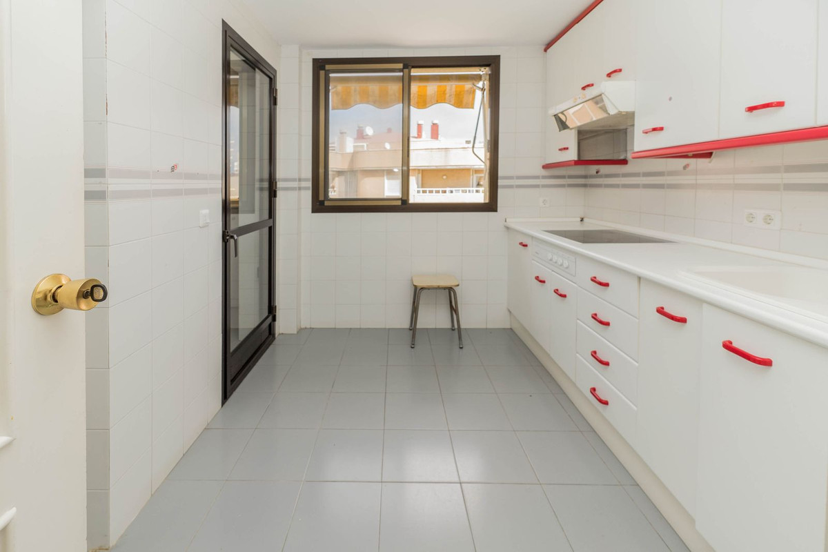 Se vende Apartamento Planta Media de 3 dormitorios en Costa Del Sol, Málaga, España