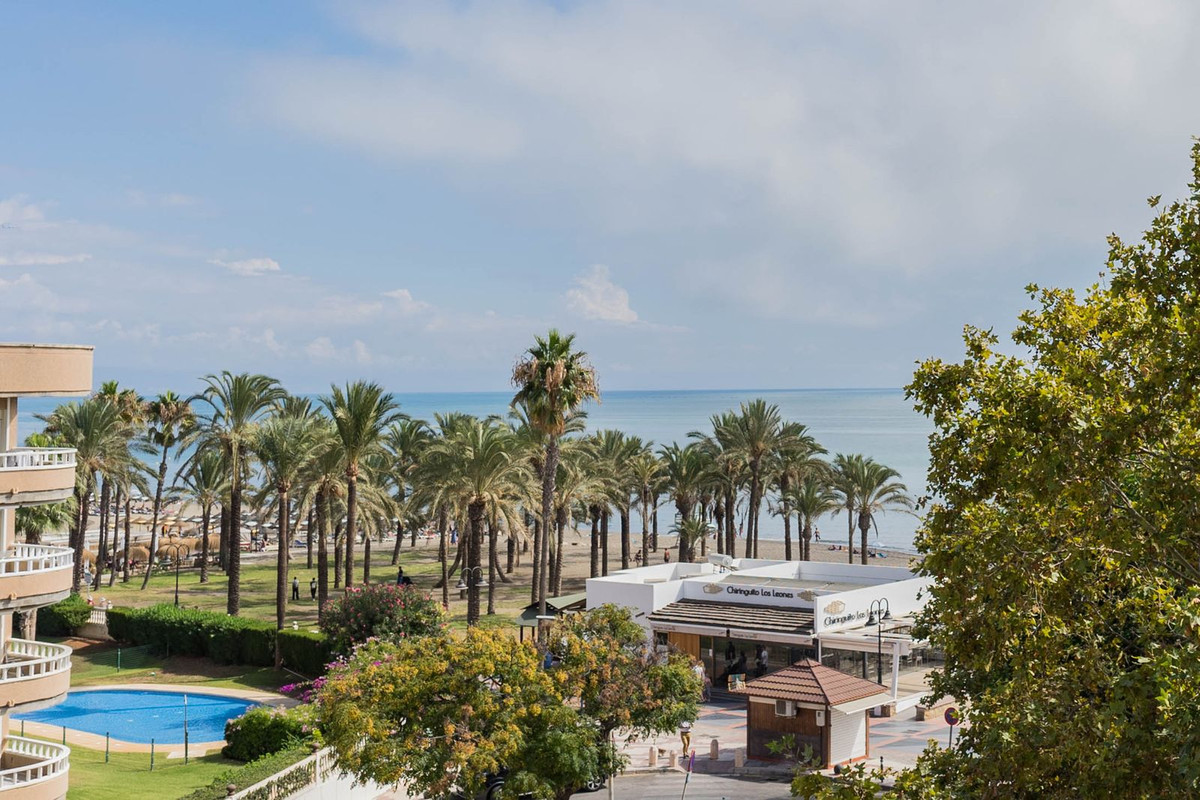 Se vende Apartamento Planta Media de 3 dormitorios en Costa Del Sol, Málaga, España