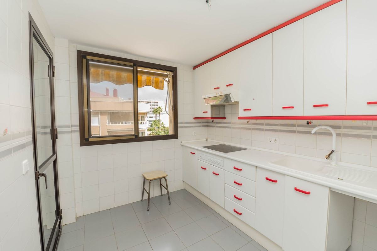 Se vende Apartamento Planta Media de 3 dormitorios en Costa Del Sol, Málaga, España