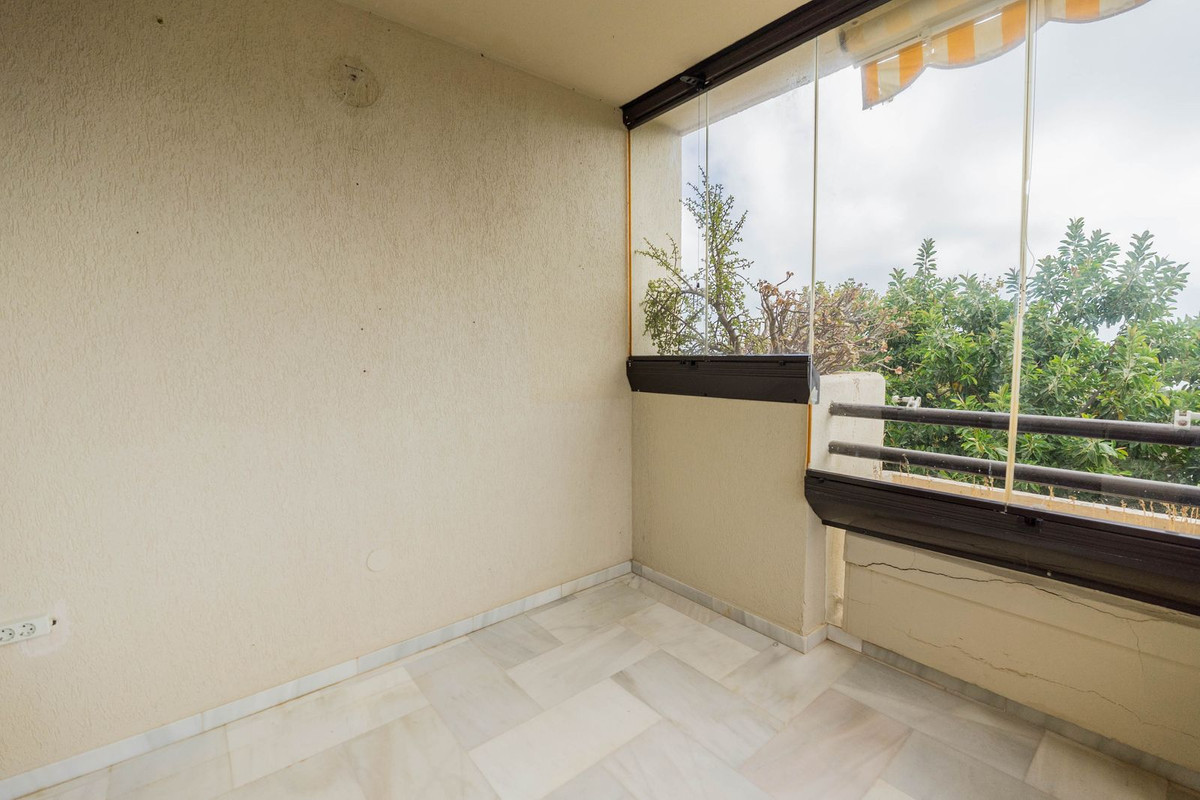 Se vende Apartamento Planta Media de 3 dormitorios en Costa Del Sol, Málaga, España