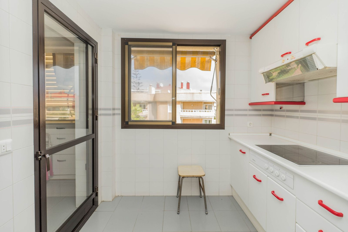 Se vende Apartamento Planta Media de 3 dormitorios en Costa Del Sol, Málaga, España