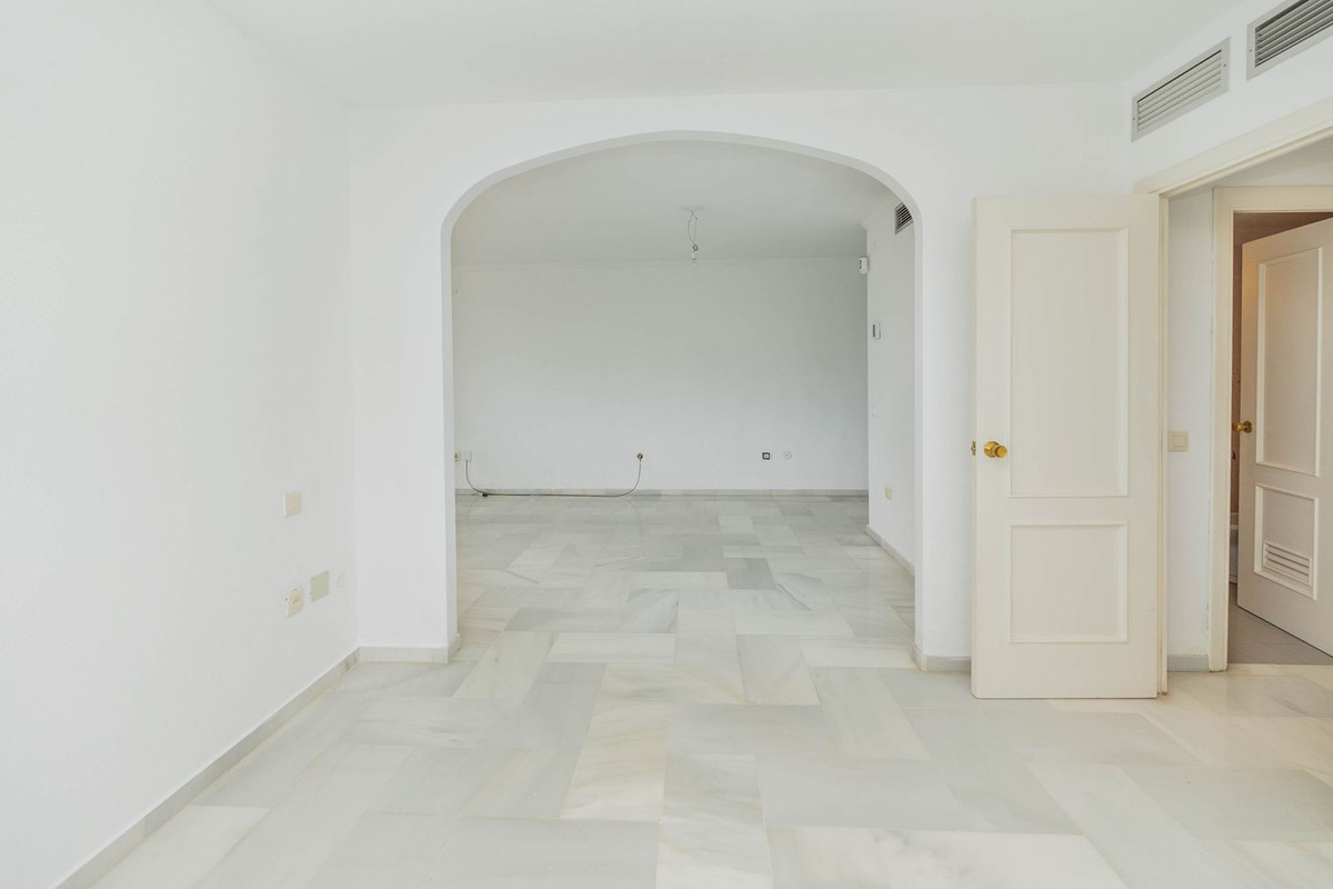 Se vende Apartamento Planta Media de 3 dormitorios en Costa Del Sol, Málaga, España