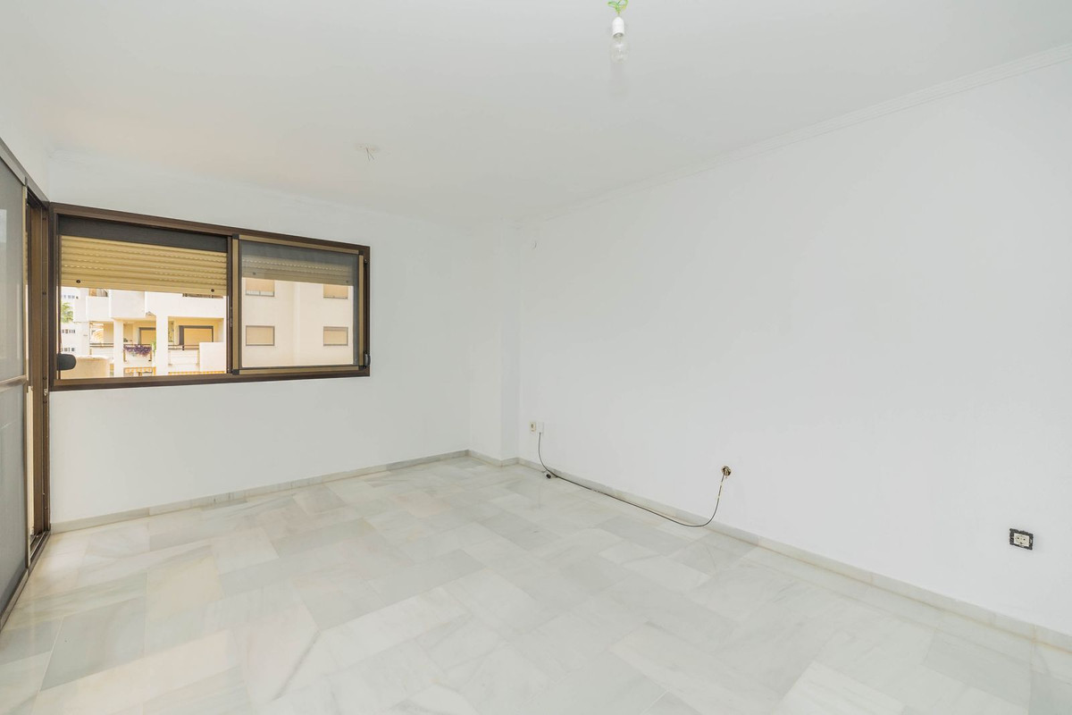 Se vende Apartamento Planta Media de 3 dormitorios en Costa Del Sol, Málaga, España
