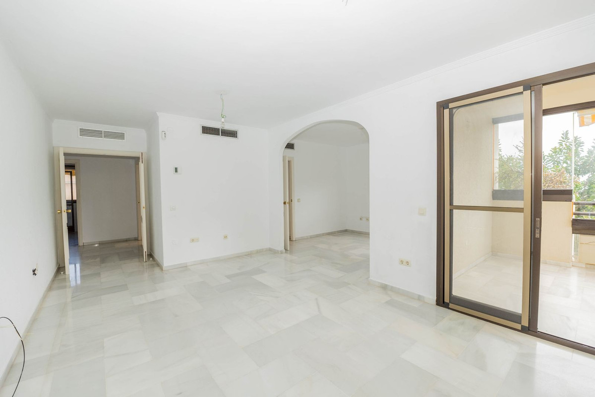 Se vende Apartamento Planta Media de 3 dormitorios en Costa Del Sol, Málaga, España