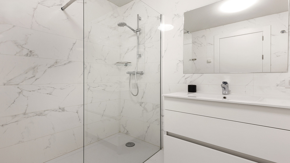 2 Bed Apartment for sale in Casares Costa Del Sol, Málaga, Spain