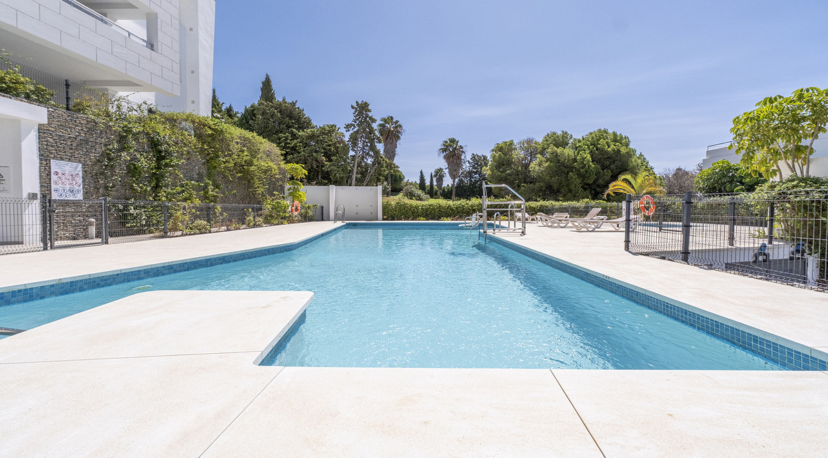 2 Bed Apartment for sale in Casares Costa Del Sol, Málaga, Spain