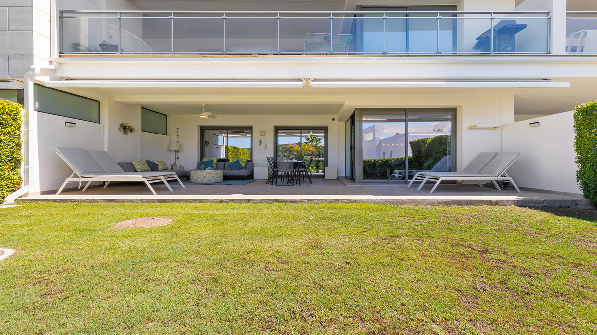 2 Bed Apartment for sale in Casares Costa Del Sol, Málaga, Spain