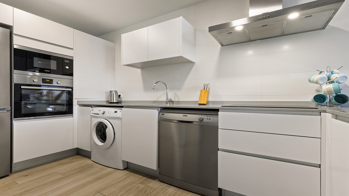 2 Bed Apartment for sale in Casares Costa Del Sol, Málaga, Spain