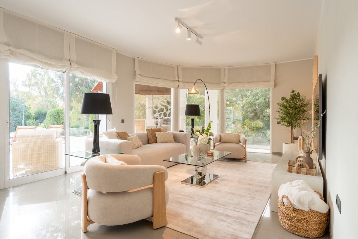 4 Bed Townhouse for sale in Benahavís Costa Del Sol, Málaga, Spain